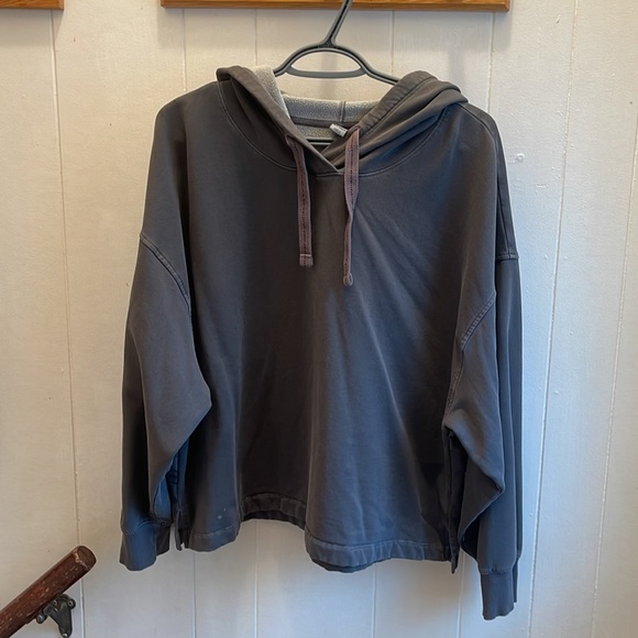 Old Navy Cropped Hoddie - Picture 1 of 6